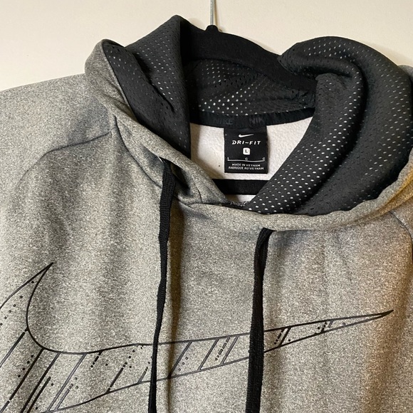 Nike Dri-Fit Grey Sweatshirt - Picture 4 of 4